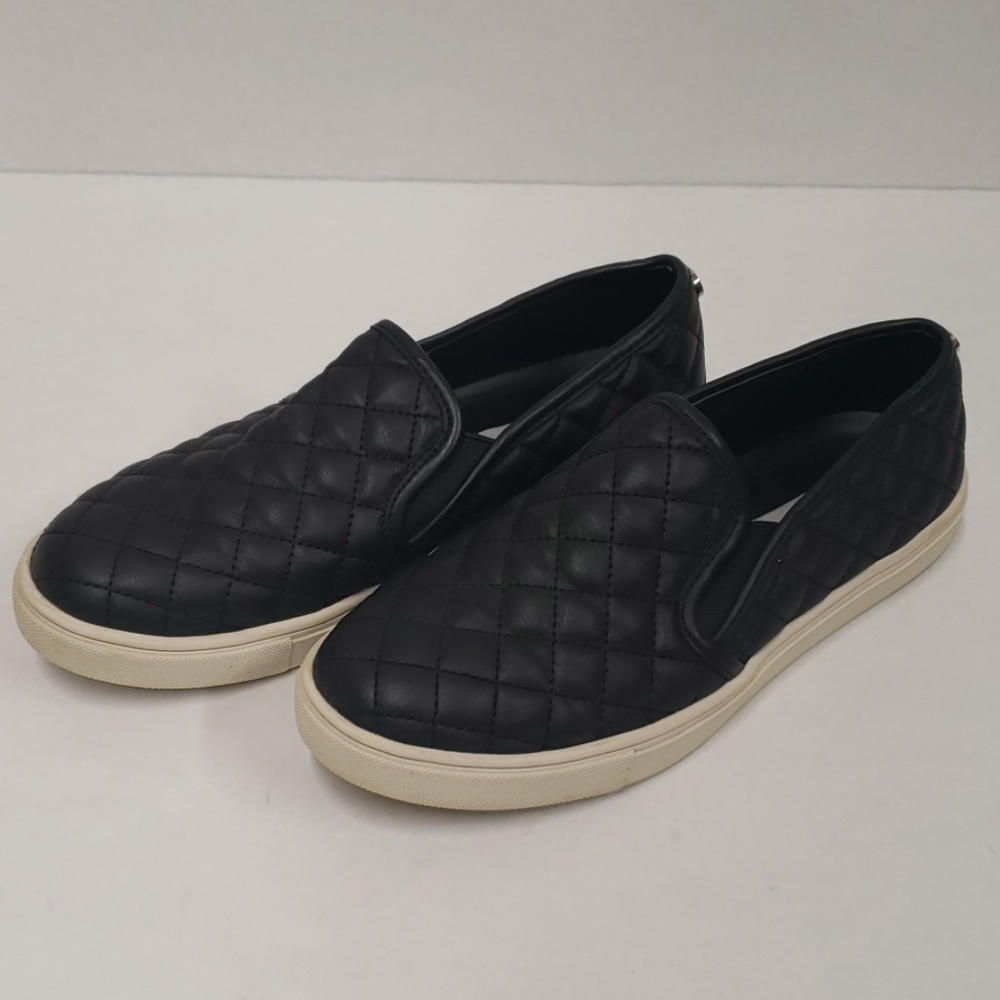 Steve Madden Slip On Sneakers Black Quilted 8B